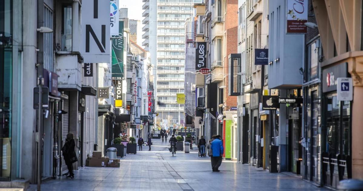 2 Slaapkamer Appartement Op De Zeedijk Van Oostende. 外观 照片