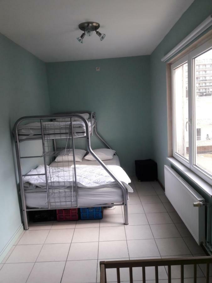 2 Slaapkamer Appartement Op De Zeedijk Van Oostende. 外观 照片