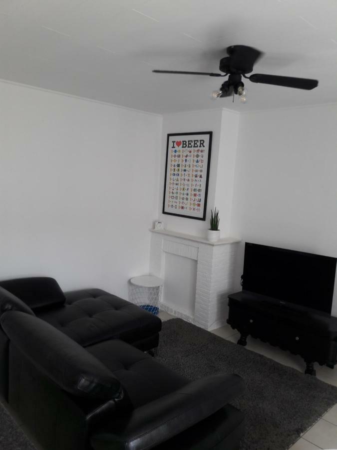 2 Slaapkamer Appartement Op De Zeedijk Van Oostende. 外观 照片