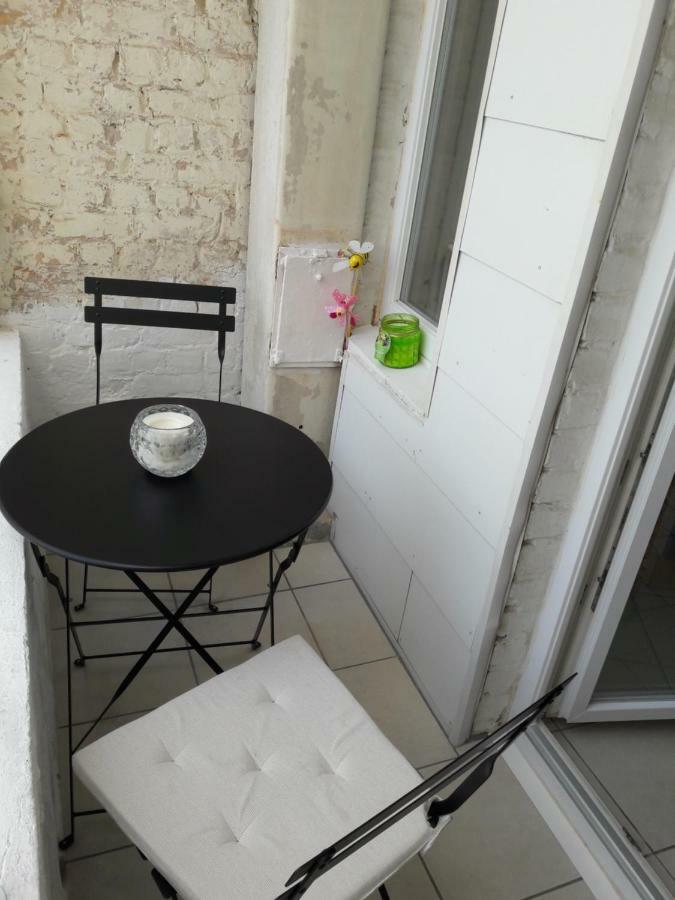 2 Slaapkamer Appartement Op De Zeedijk Van Oostende. 外观 照片