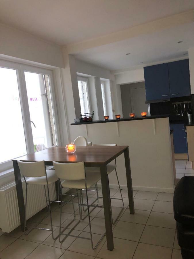 2 Slaapkamer Appartement Op De Zeedijk Van Oostende. 外观 照片