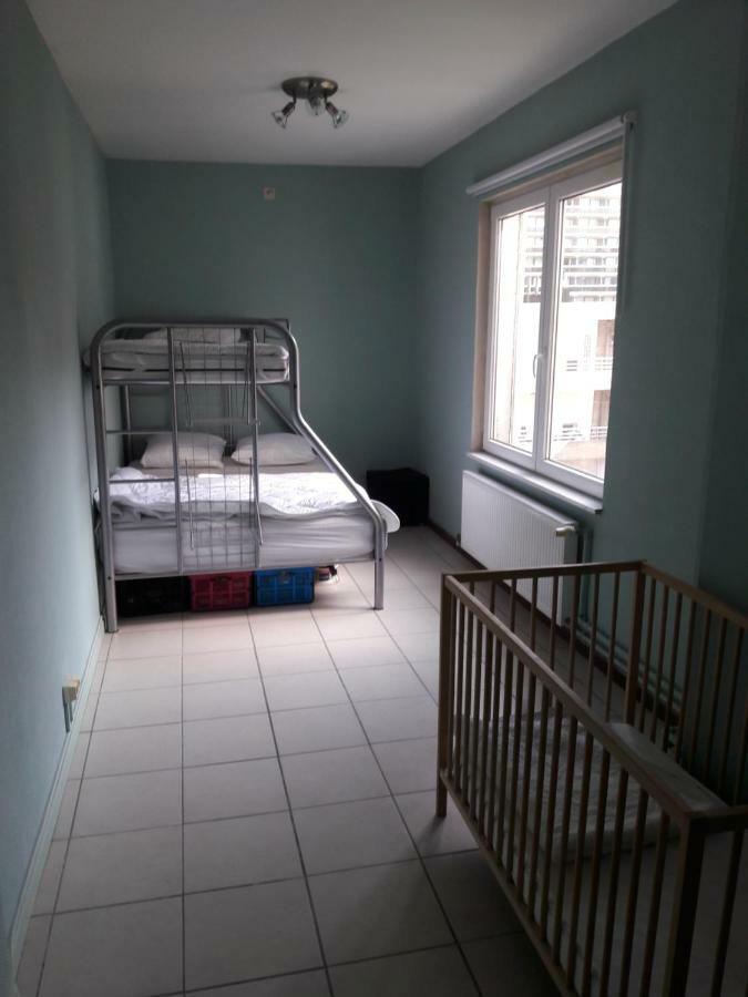 2 Slaapkamer Appartement Op De Zeedijk Van Oostende. 外观 照片