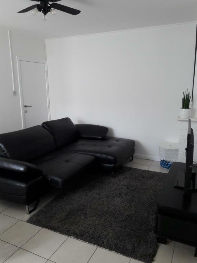 2 Slaapkamer Appartement Op De Zeedijk Van Oostende. 外观 照片